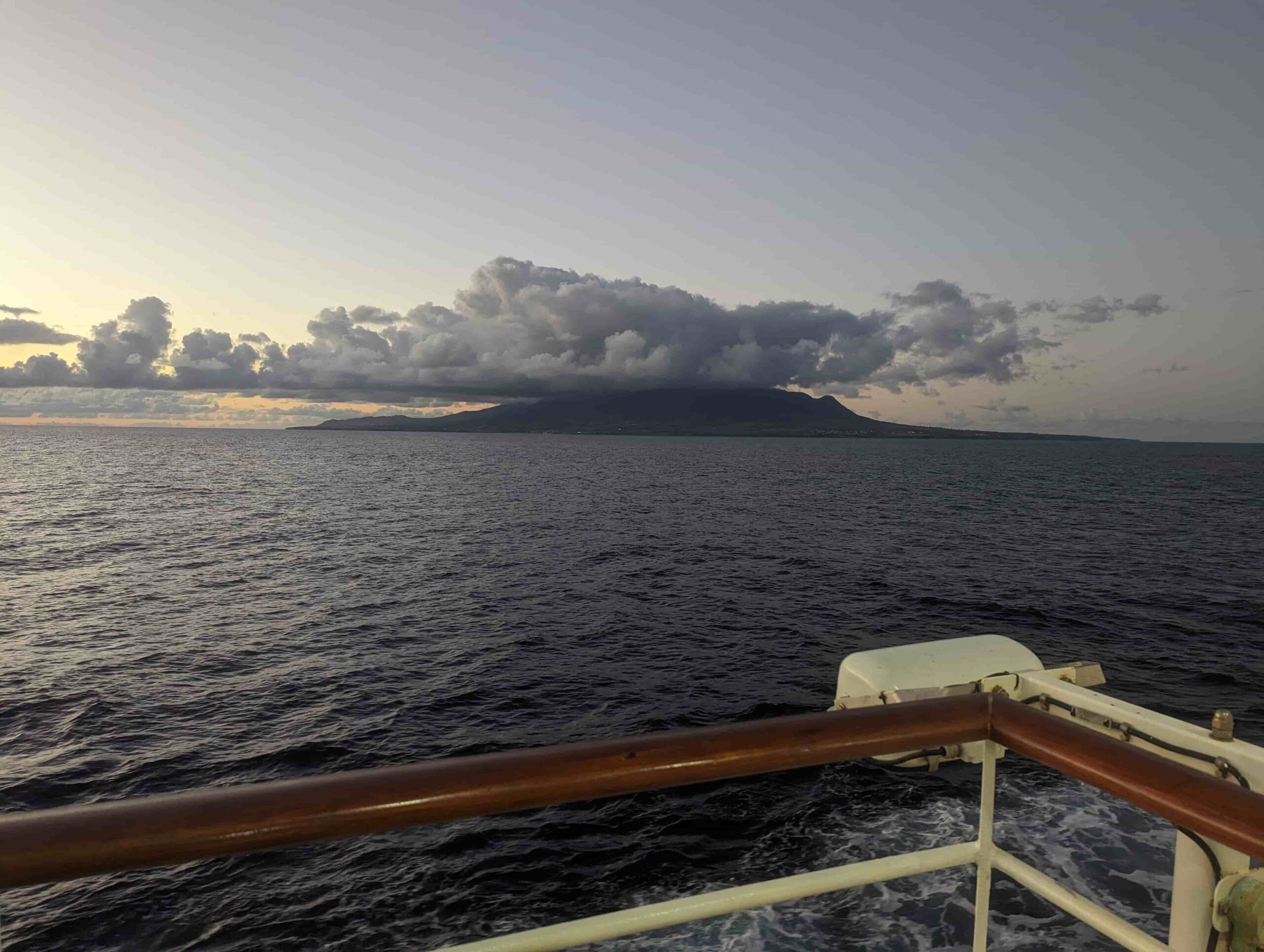 Erster Blick auf die Karibik Anklauf auf Basseterre auf St. Kitts