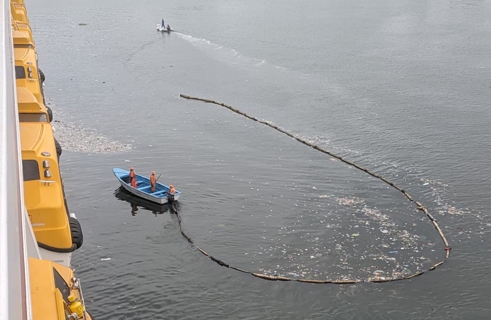Umweltkatastrophe im Hafen von Santa Doningo