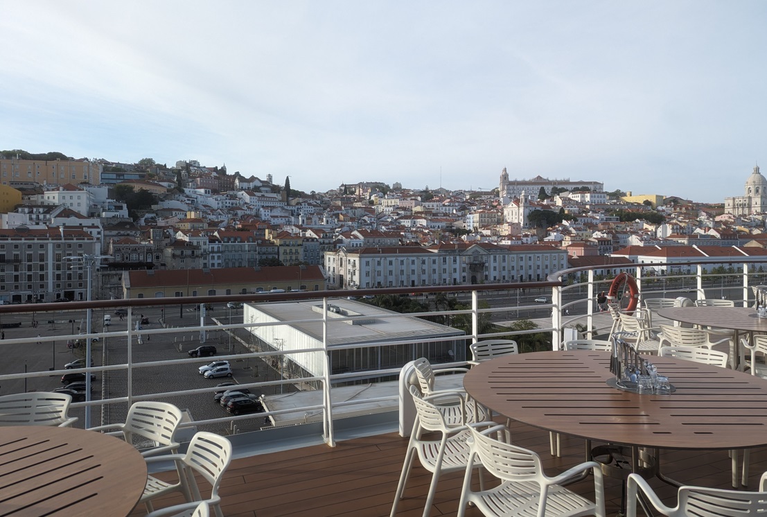 Erster Blick auf Lissabon und den Stadtteil Alfama 