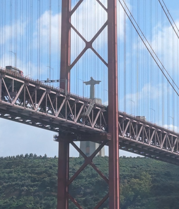 Brücke über den Tejo mit Jesus