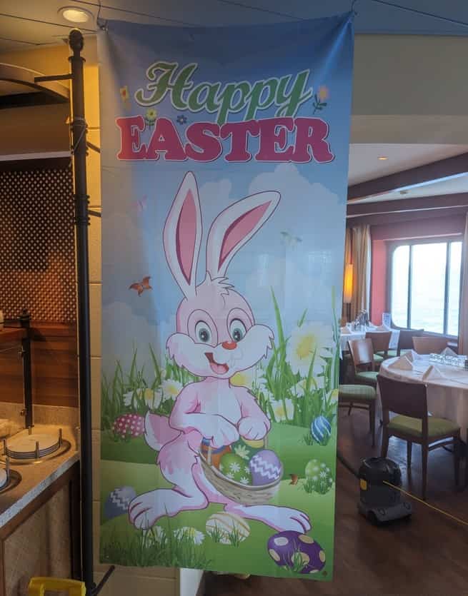 Happy Easter Poster auf der AIDAmar
